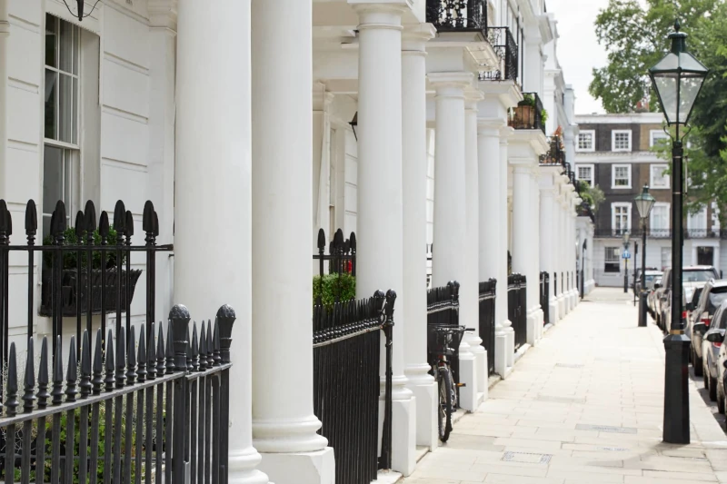 London Columns White